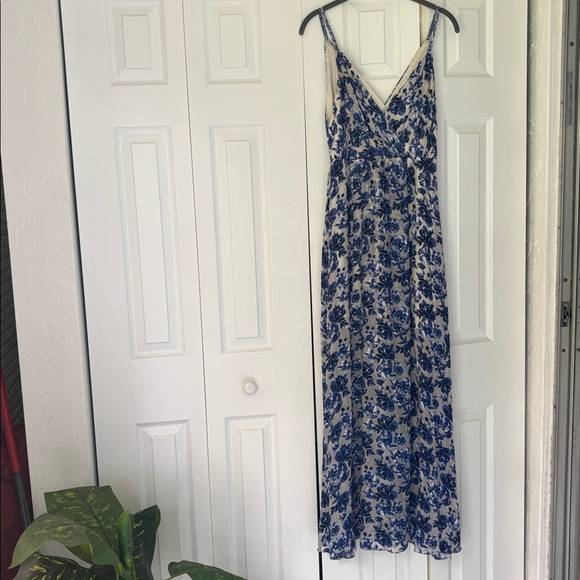 Alice + Olivia White and Blue Floral Maxi Dress size 2 - Picture 1 of 10